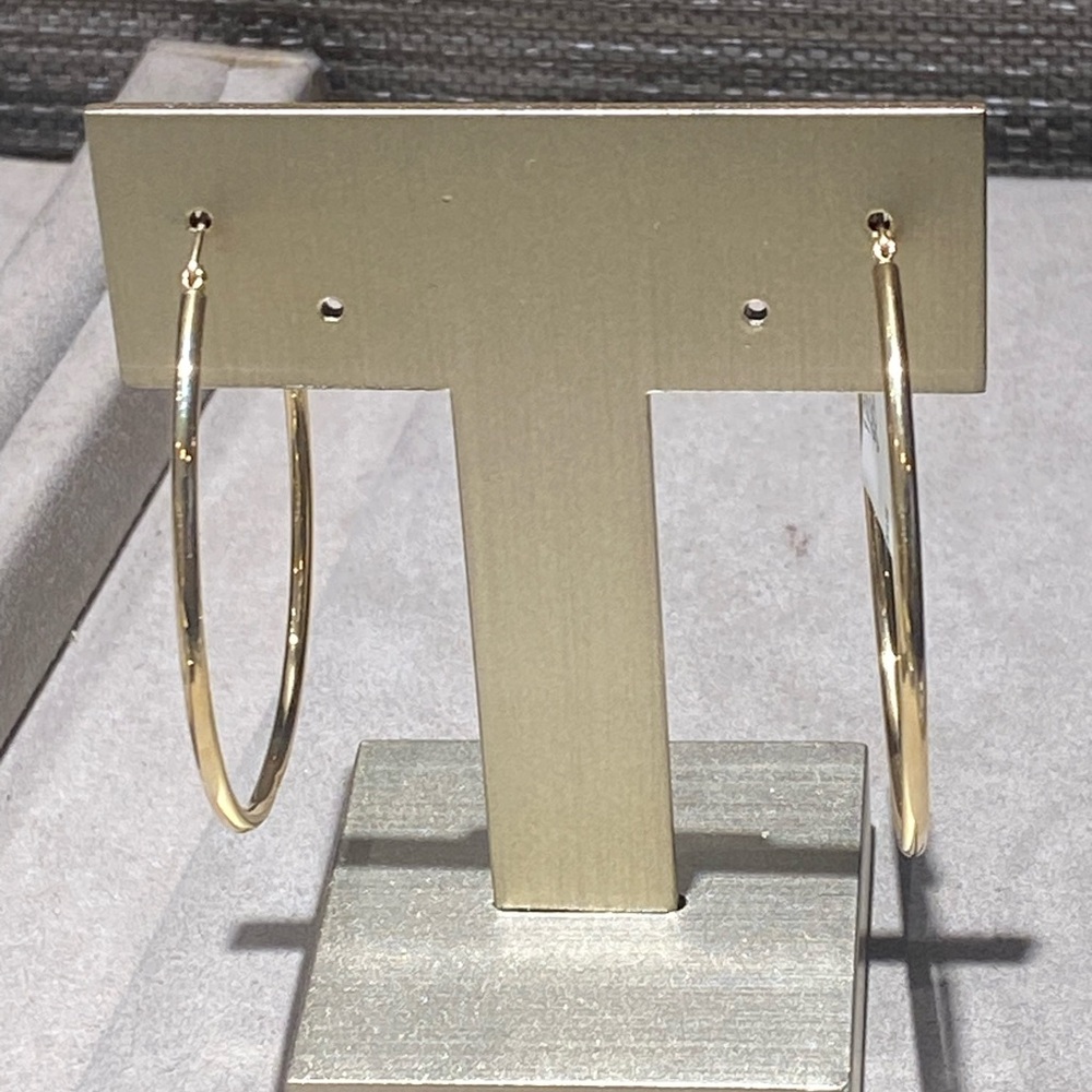 Elegant 14k Gold Hoop Earrings